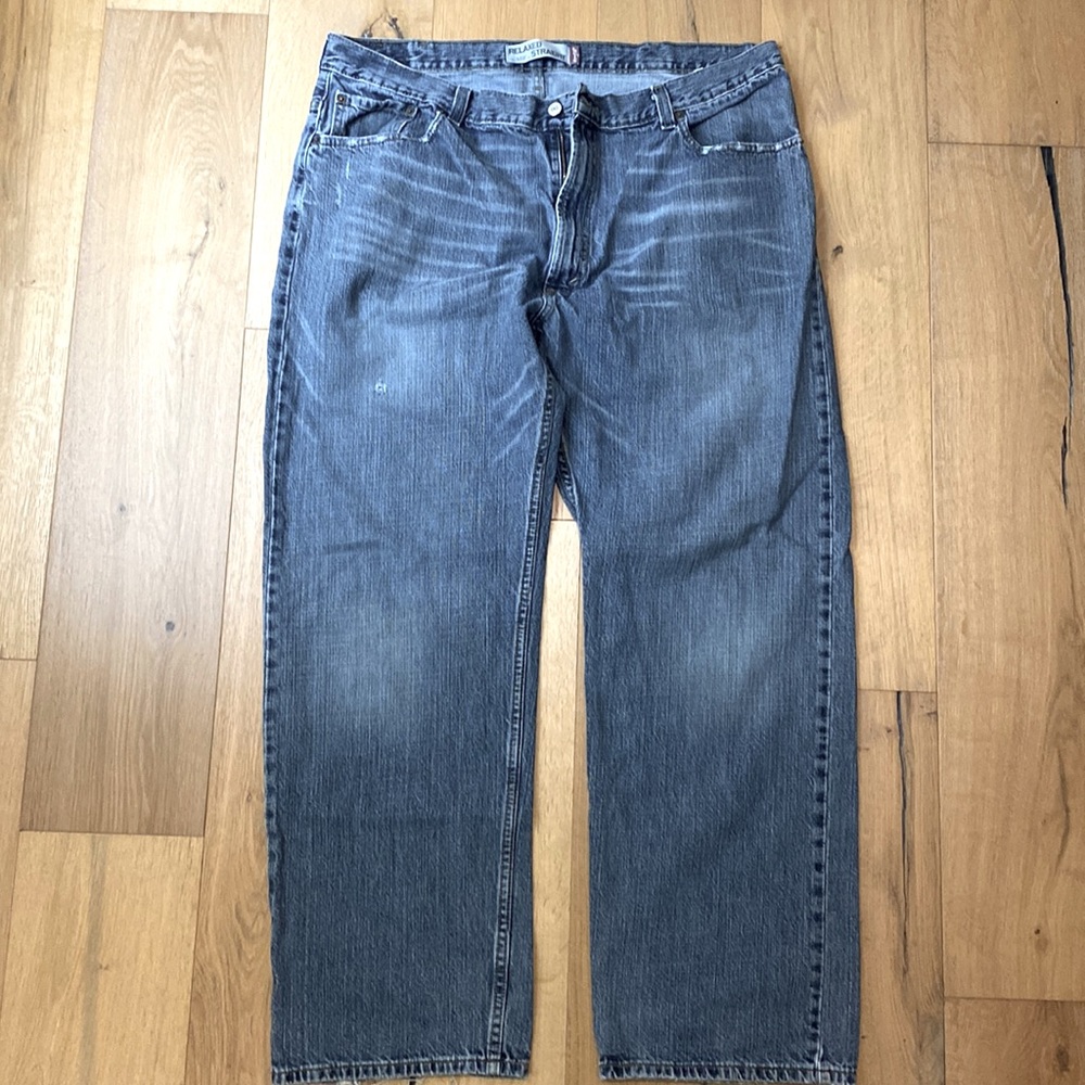 Men’s Levi’s 559 Relaxed Straight 42x32 Distressed Jeans